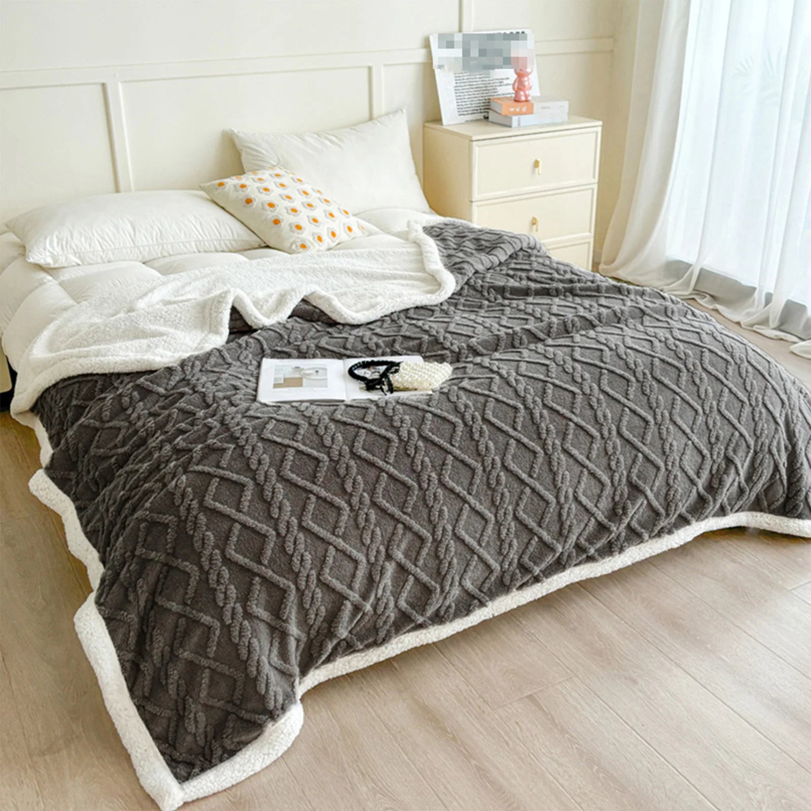 Fleece Weighted Blanket, Machine Washable.