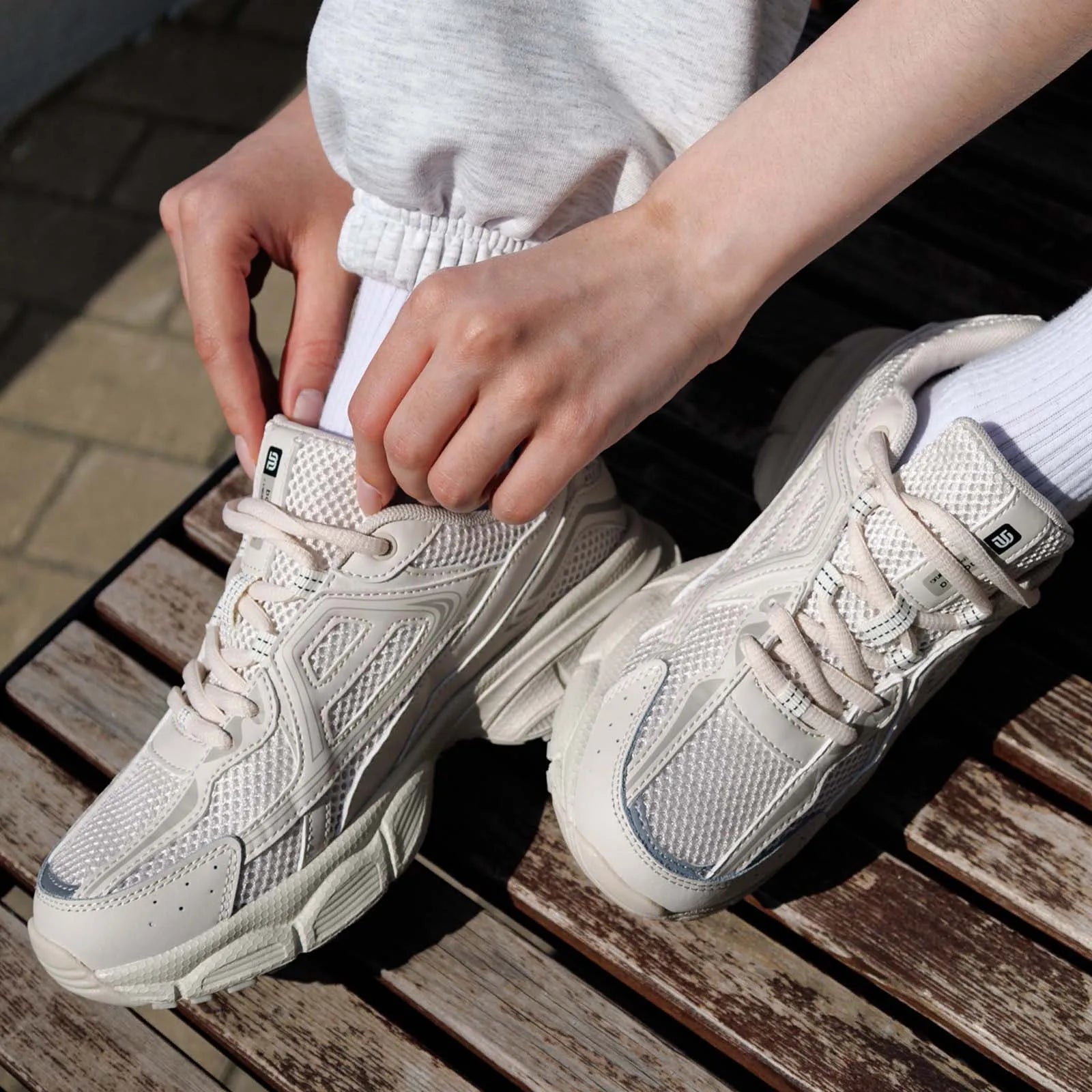 Women Sports Shoes Lightweight Breathable Jogging Sneakers